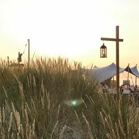 Дом отдыха Ostsee - Reetdachhaus Nr 3 